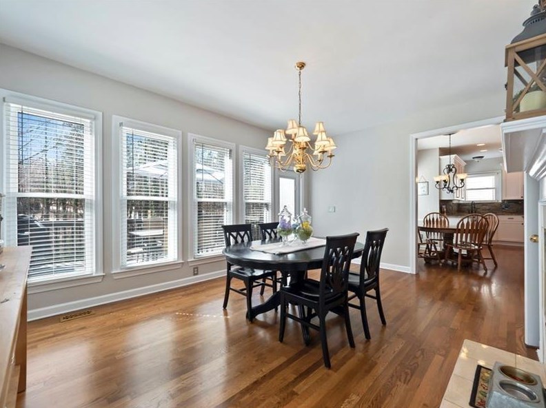 5525 Lexington Wood Ln, Alpharetta GA 30005-6789 exterior