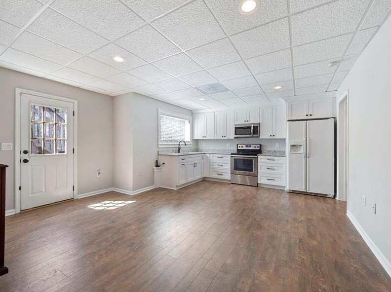 5525 Lexington Wood Ln, Alpharetta GA 30005-6789 exterior