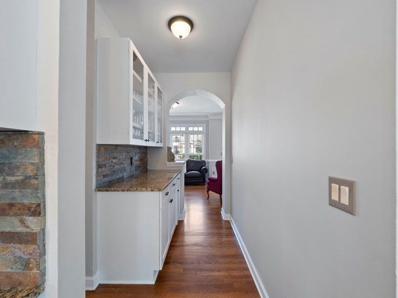 5525 Lexington Wood Ln, Alpharetta GA 30005-6789 exterior