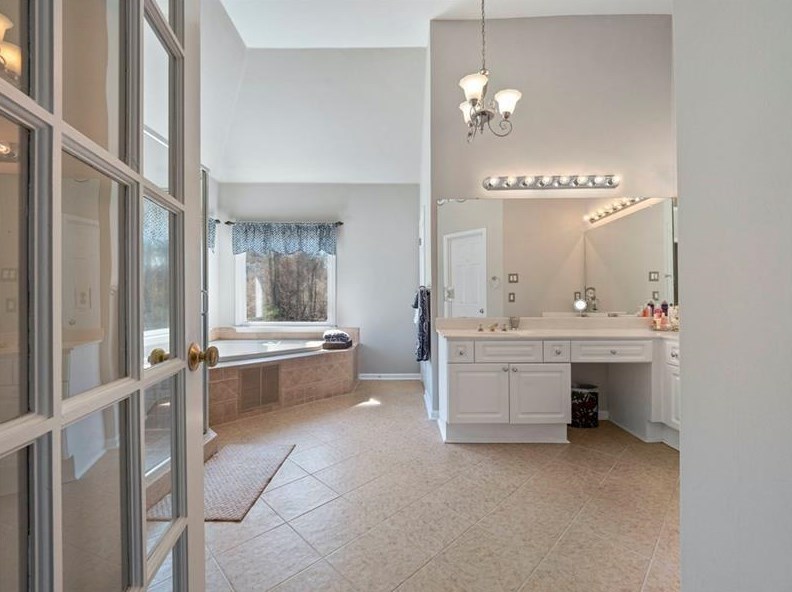 5525 Lexington Wood Ln, Alpharetta GA 30005-6789 exterior