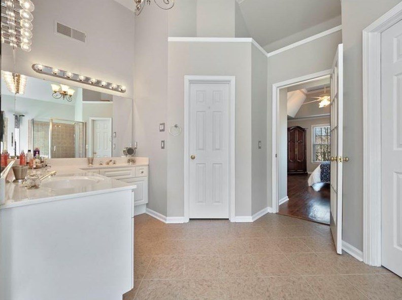 5525 Lexington Wood Ln, Alpharetta GA 30005-6789 exterior