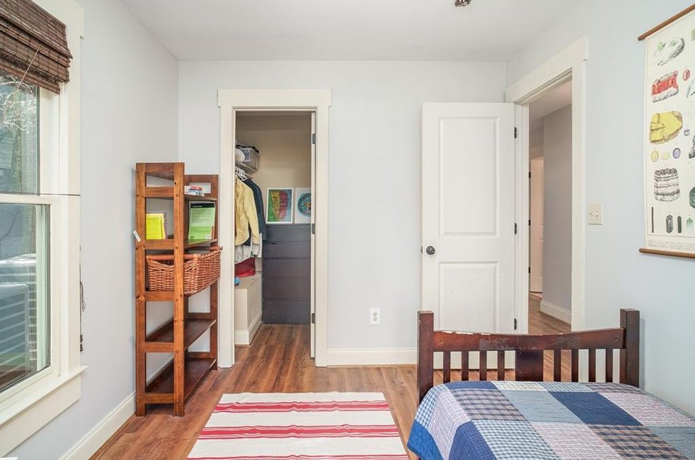 302 Lk Dr, Decatur GA 30030-3528 exterior