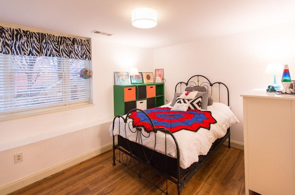 302 Lk Dr, Decatur GA 30030-3528 exterior