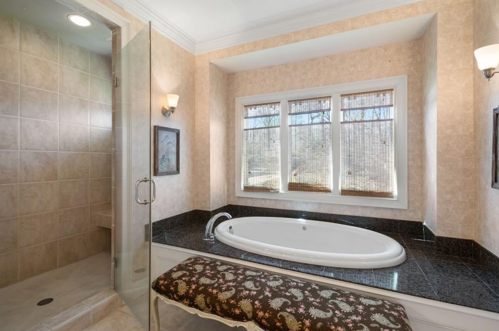 580 Vly Hall Dr, Atlanta GA 30350-4631 exterior