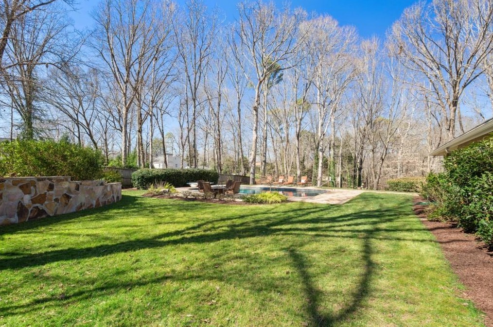 580 Vly Hall Dr, Atlanta GA 30350-4631 exterior