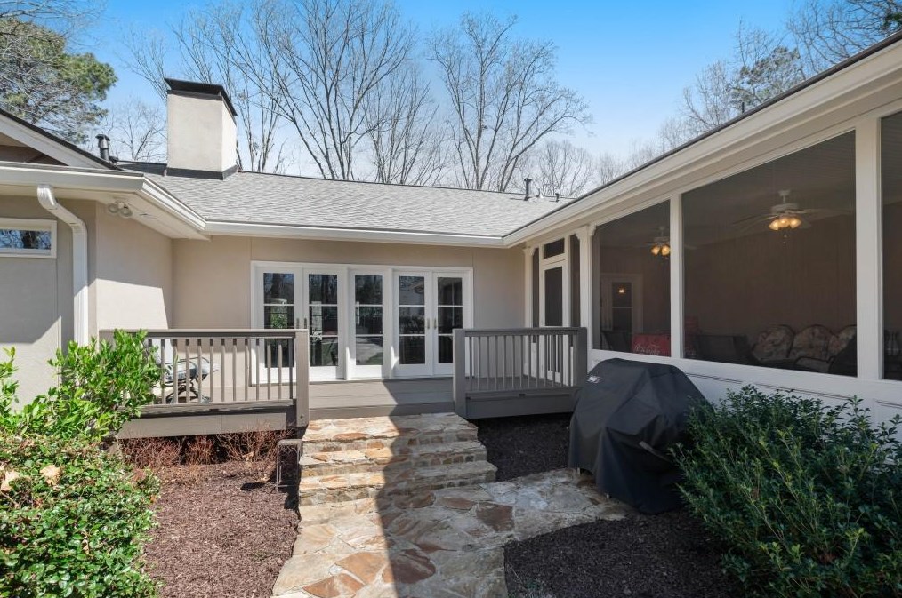 580 Vly Hall Dr, Atlanta GA 30350-4631 exterior