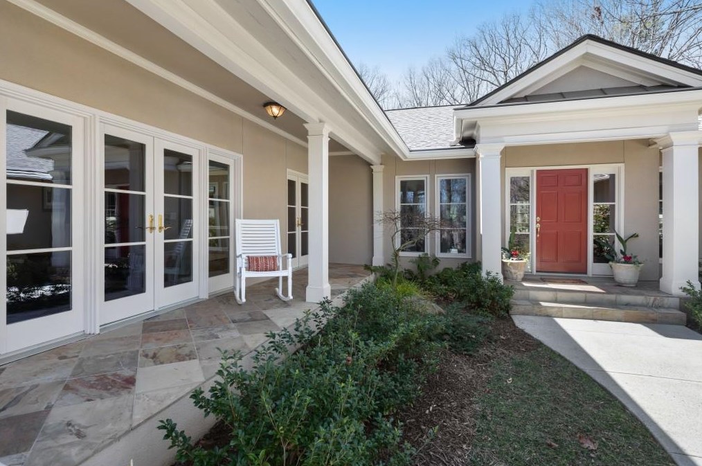 580 Vly Hall Dr, Atlanta GA 30350-4631 exterior