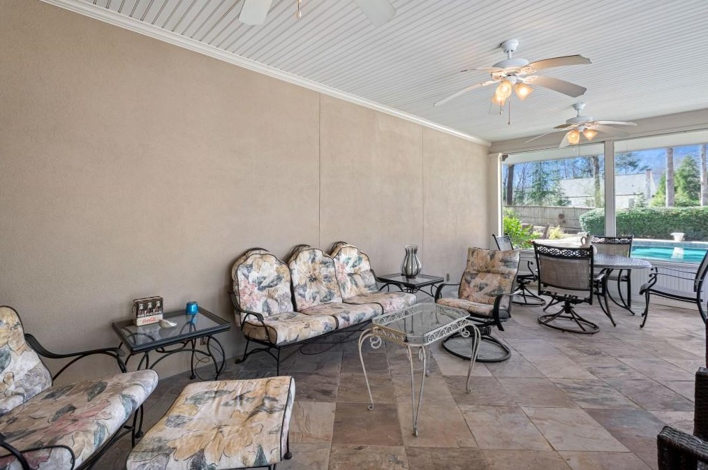 580 Vly Hall Dr, Atlanta GA 30350-4631 exterior