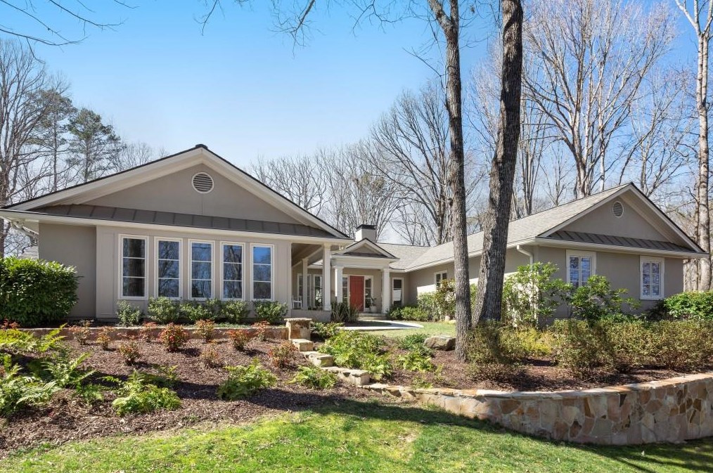 580 Vly Hall Dr, Atlanta GA 30350-4631 exterior