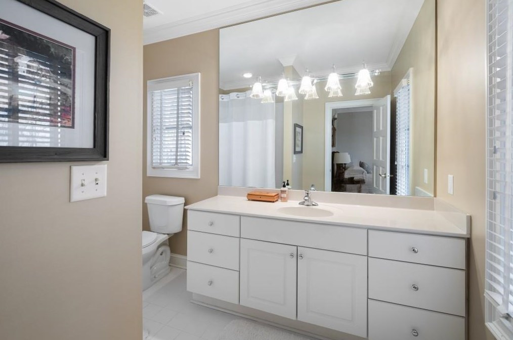 580 Vly Hall Dr, Atlanta GA 30350-4631 exterior