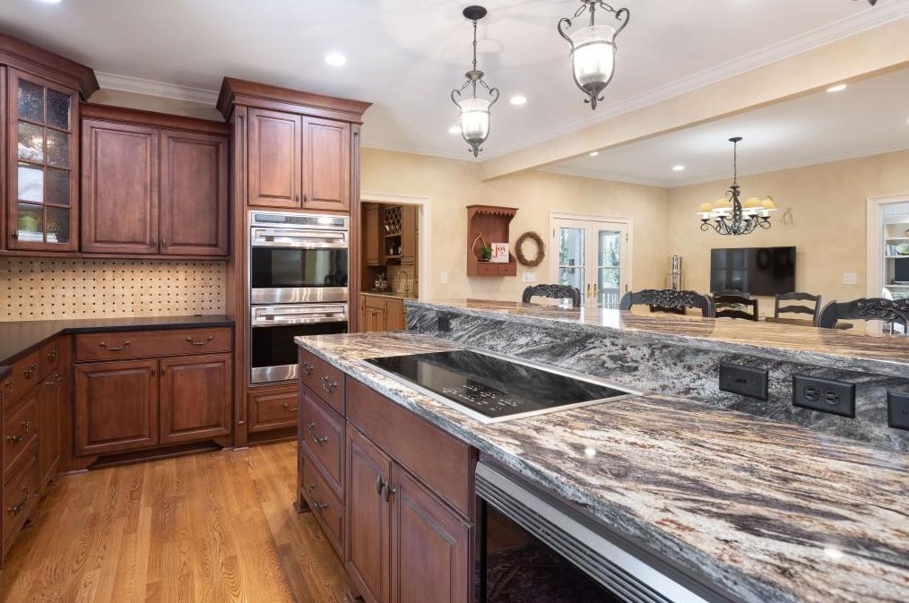 580 Vly Hall Dr, Atlanta GA 30350-4631 exterior