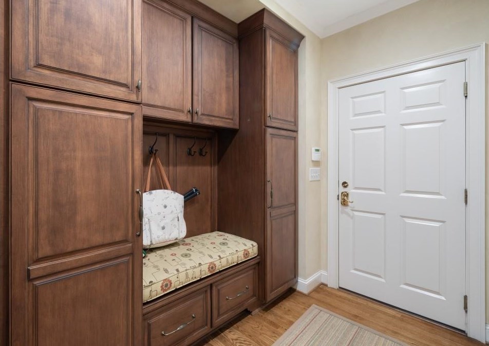 580 Vly Hall Dr, Atlanta GA 30350-4631 exterior