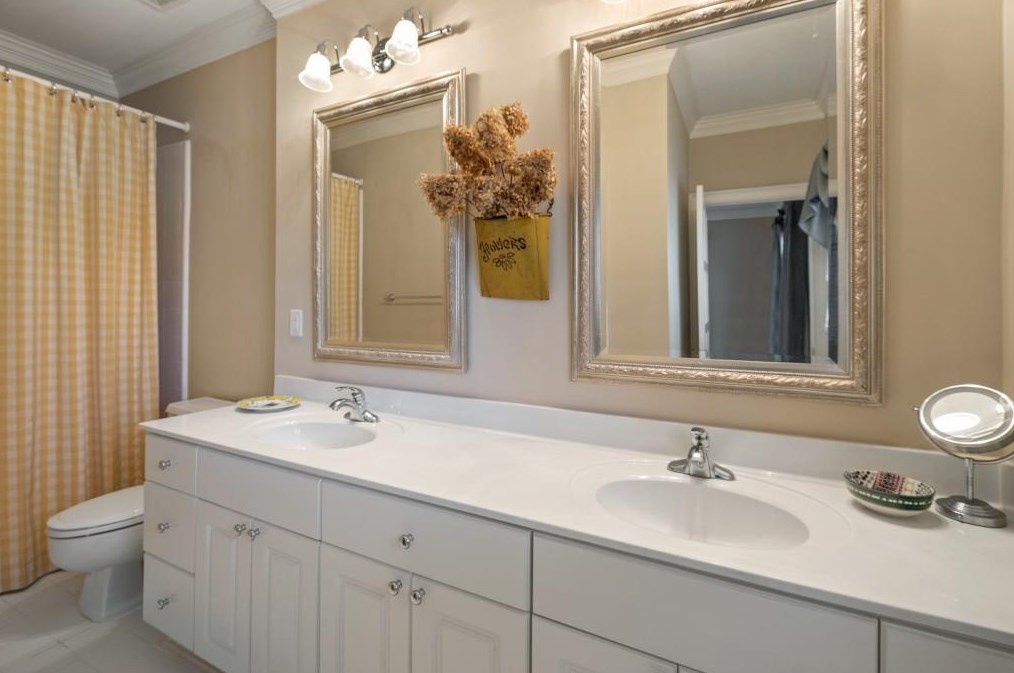 580 Vly Hall Dr, Atlanta GA 30350-4631 exterior