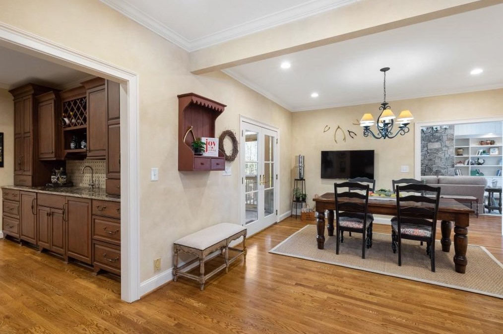 580 Vly Hall Dr, Atlanta GA 30350-4631 exterior