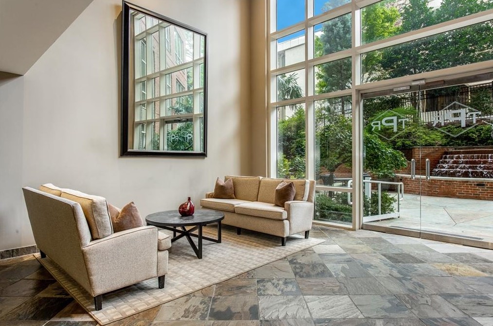 2626 Peachtree Rd, Atlanta GA  30305-5617 exterior
