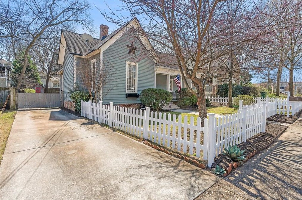 1245 Oak Grv Ave, Atlanta GA  30316-1618 exterior