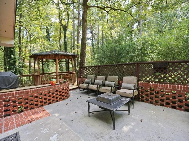 2517 Woodacres Rd, Atlanta GA  30345-1642 exterior