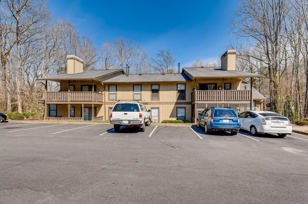 1308 Woodcliff Dr, Atlanta GA  30350-3169 exterior