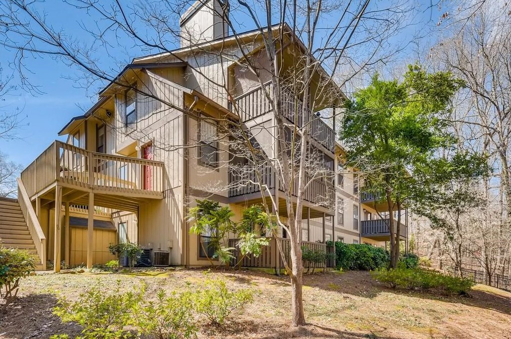 1308 Woodcliff Dr, Atlanta GA  30350-3169 exterior