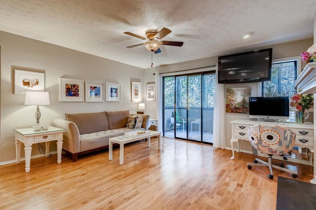 1308 Woodcliff Dr, Atlanta GA  30350-3169 exterior