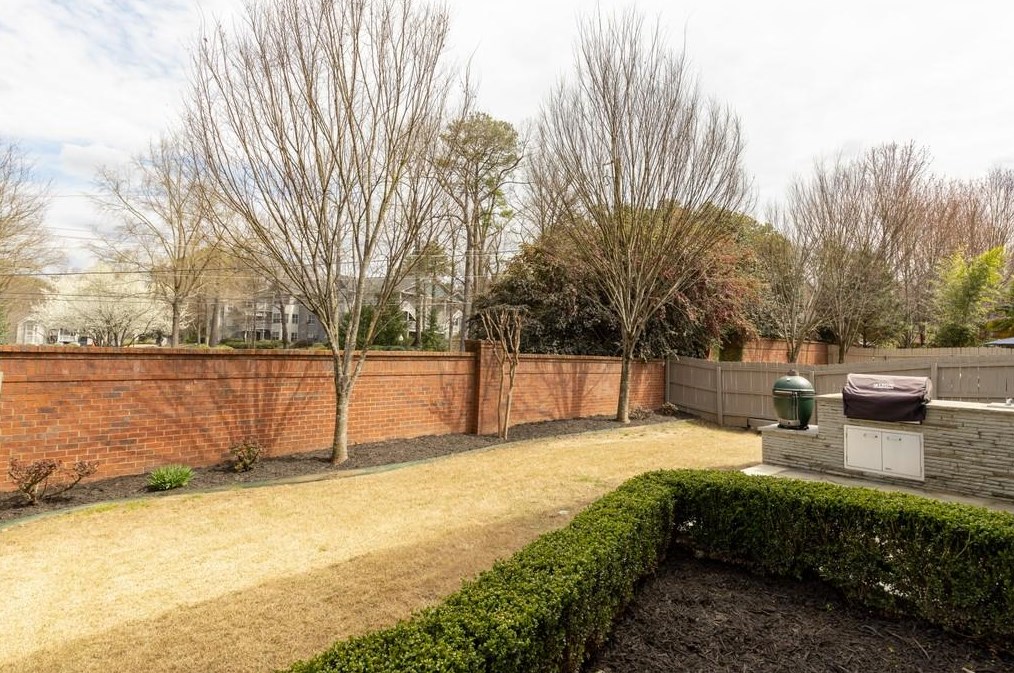 3707 Paces Park Cir, Smyrna GA  30080-6873 exterior