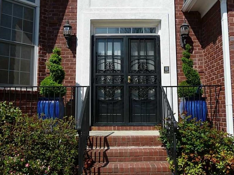 230 Wembley Cir, Atlanta GA  30328-6757 exterior