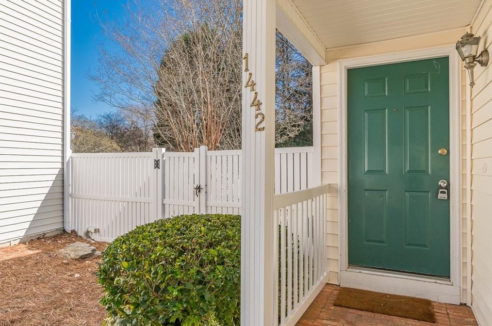 1442 Parkside Club Dr, Lawrenceville GA  30044-2268 exterior