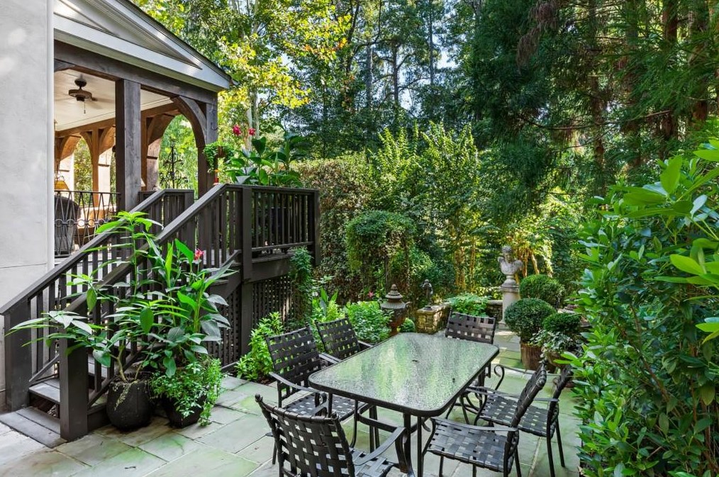 1 Old Paces Pl, Atlanta GA  30327-2469 exterior