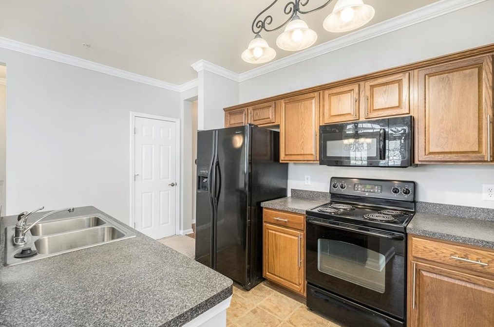 1965 Nocturne Dr, Alpharetta GA 30009-7618 exterior