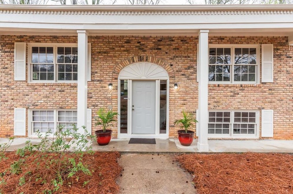 1409 Renee Dr, Decatur GA  30035-1065 exterior