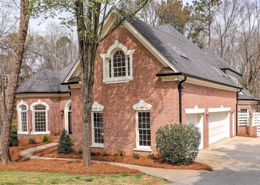 9360 Nesbit Lakes Dr, Alpharetta GA  30022-4021 exterior