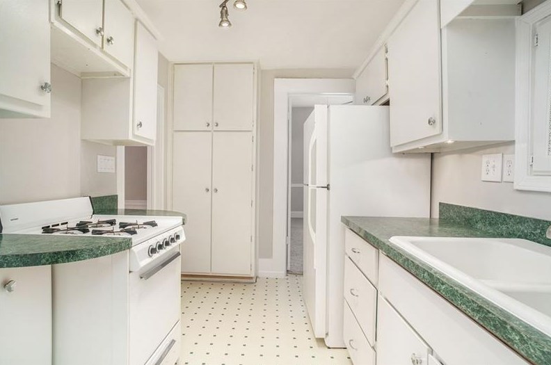 115 Pate St, Decatur GA  30030-1913 exterior