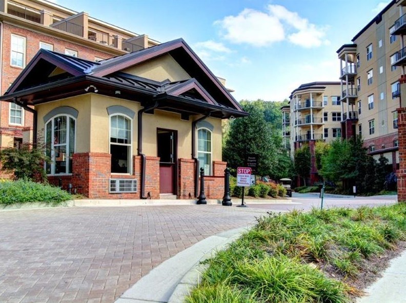 100 Rivers Edge Dr, Atlanta GA  30339 exterior