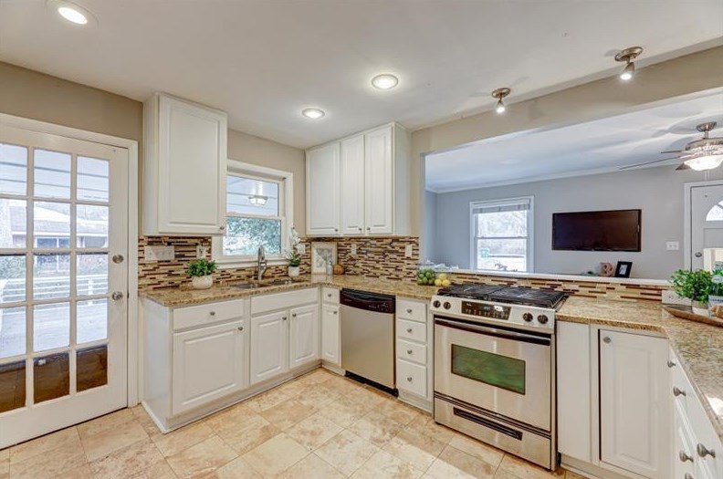 2316 Poplar Springs Dr, Atlanta GA  30319-3942 exterior