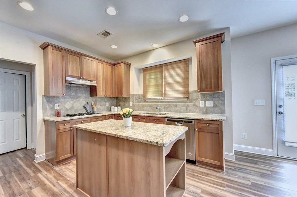 12512 Huntington Trce Ln, Alpharetta GA 30005-7504 exterior