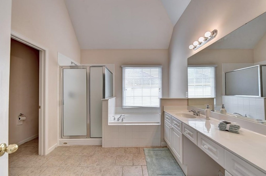 12512 Huntington Trce Ln, Alpharetta GA 30005-7504 exterior