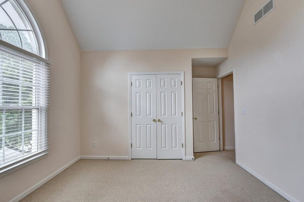 12512 Huntington Trce Ln, Alpharetta GA 30005-7504 exterior