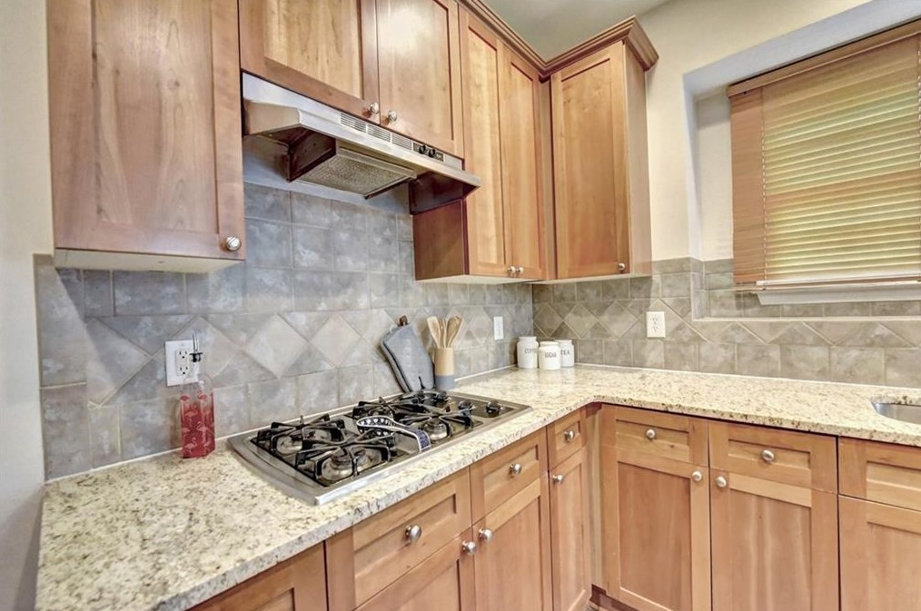 12512 Huntington Trce Ln, Alpharetta GA 30005-7504 exterior