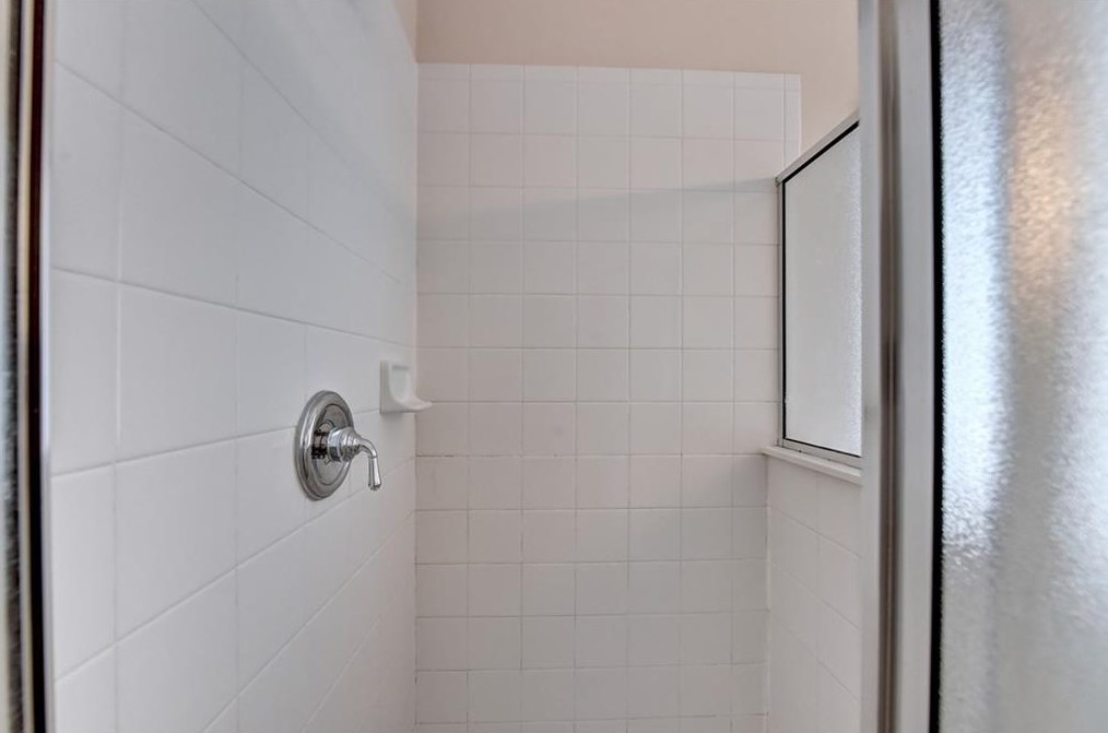 12512 Huntington Trce Ln, Alpharetta GA 30005-7504 exterior