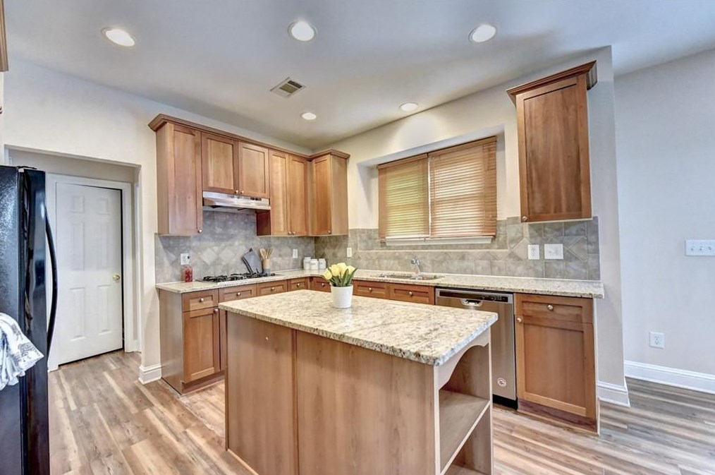 12512 Huntington Trce Ln, Alpharetta GA 30005-7504 exterior