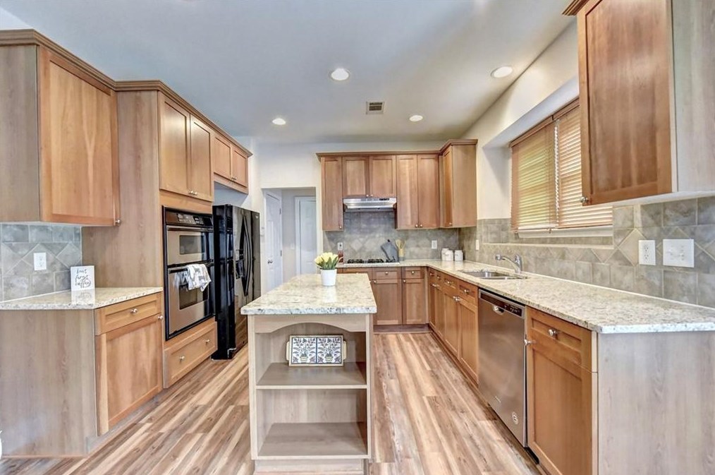 12512 Huntington Trce Ln, Alpharetta GA 30005-7504 exterior