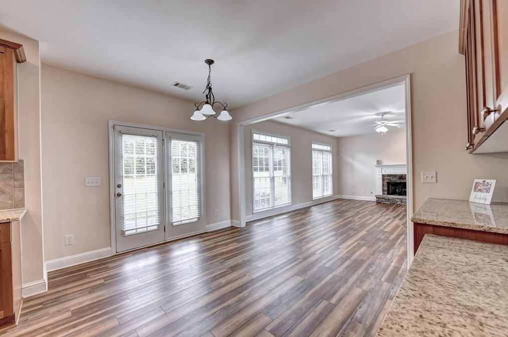 12512 Huntington Trce Ln, Alpharetta GA 30005-7504 exterior