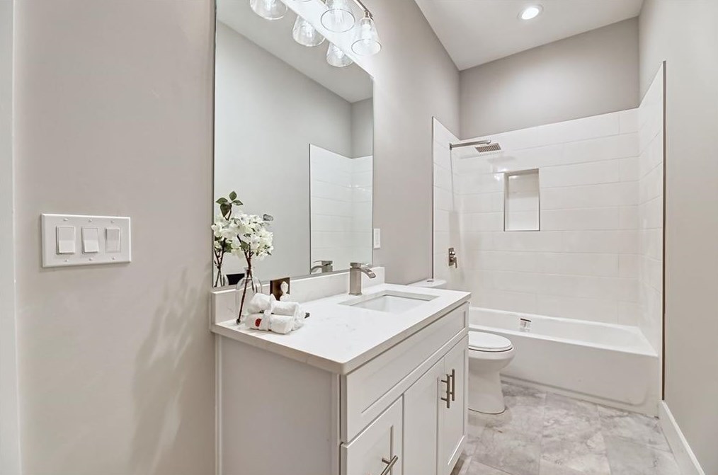 2039 Glendale Dr, Decatur GA  30032-5807 exterior