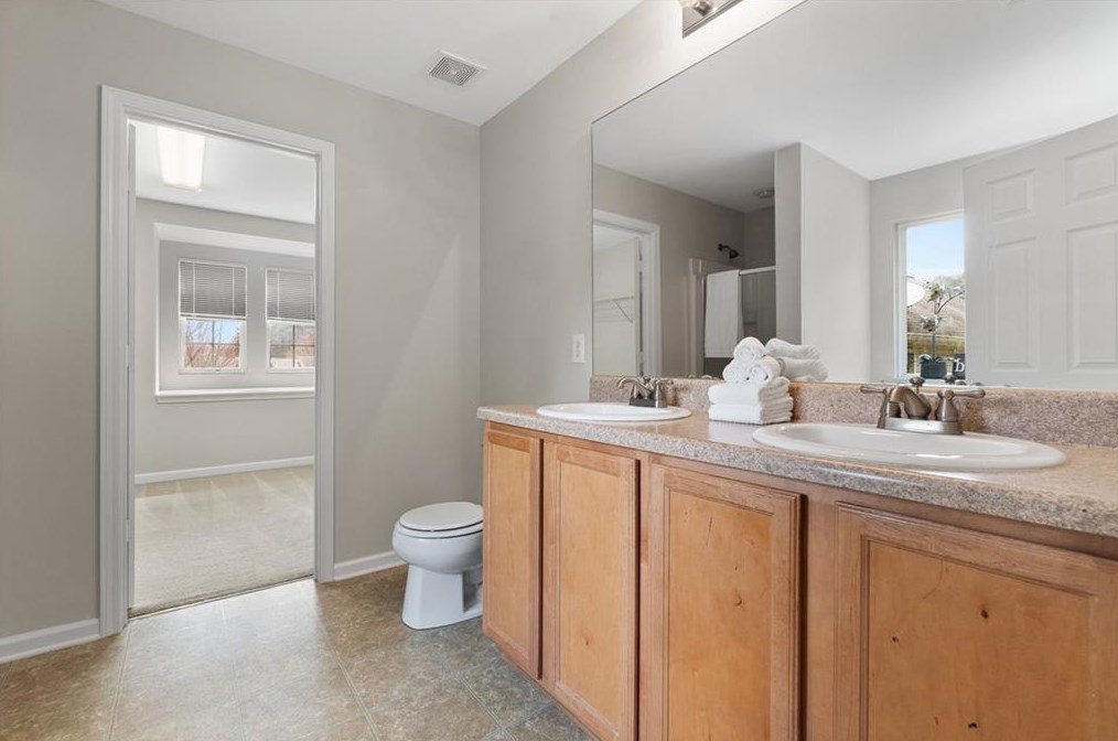 5557 Sable Way, Atlanta GA  30349-8838 exterior