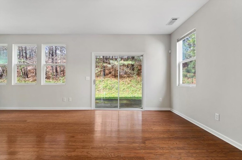 5557 Sable Way, Atlanta GA  30349-8838 exterior