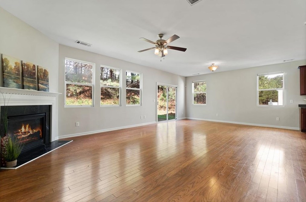 5557 Sable Way, Atlanta GA  30349-8838 exterior