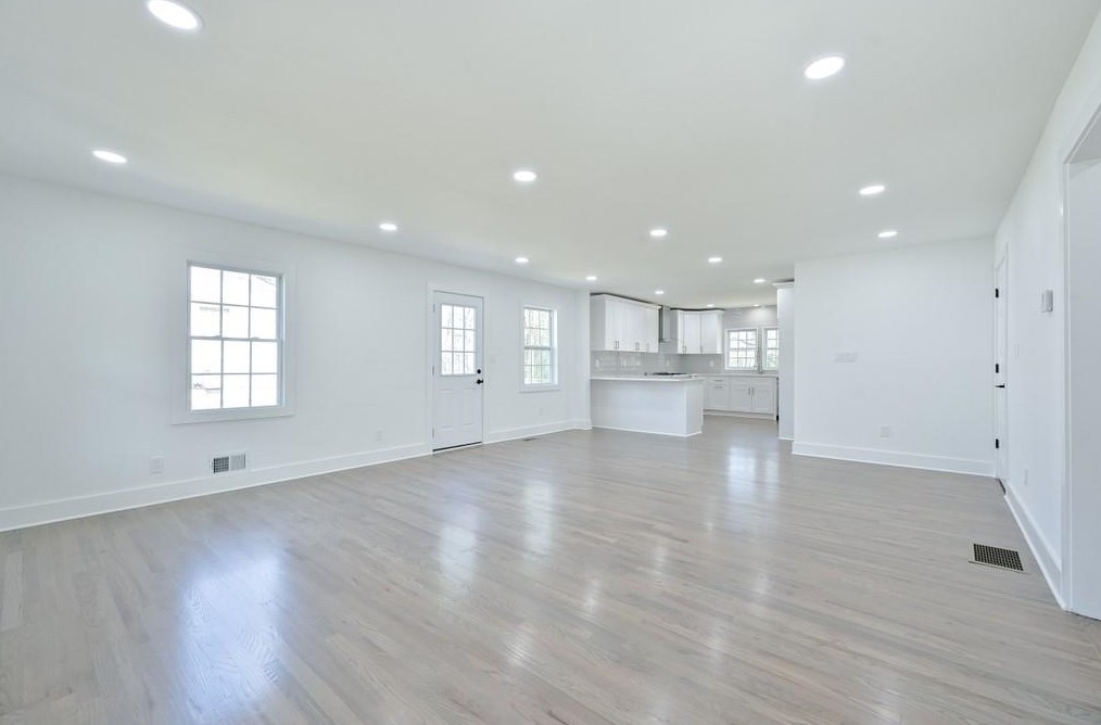 3242 Highland Dr, Smyrna GA  30080-3736 exterior