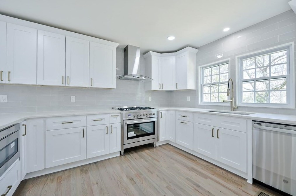 3242 Highland Dr, Smyrna GA  30080-3736 exterior