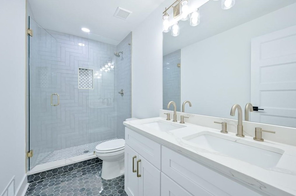 3242 Highland Dr, Smyrna GA  30080-3736 exterior