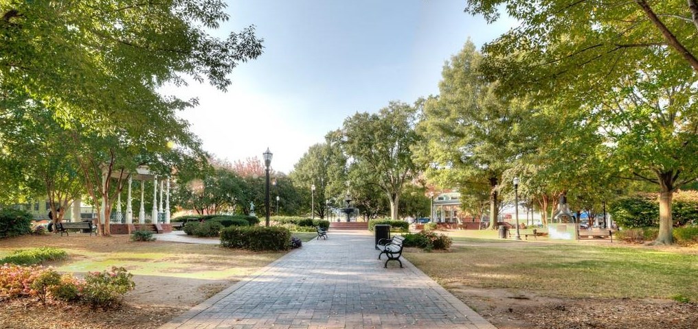 3242 Highland Dr, Smyrna GA  30080-3736 exterior